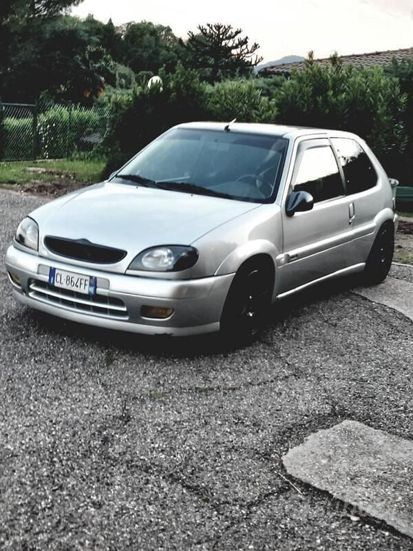 Usata Citroën Saxo 151 CV (111 kW) 2000 Grigio Utilitaria
