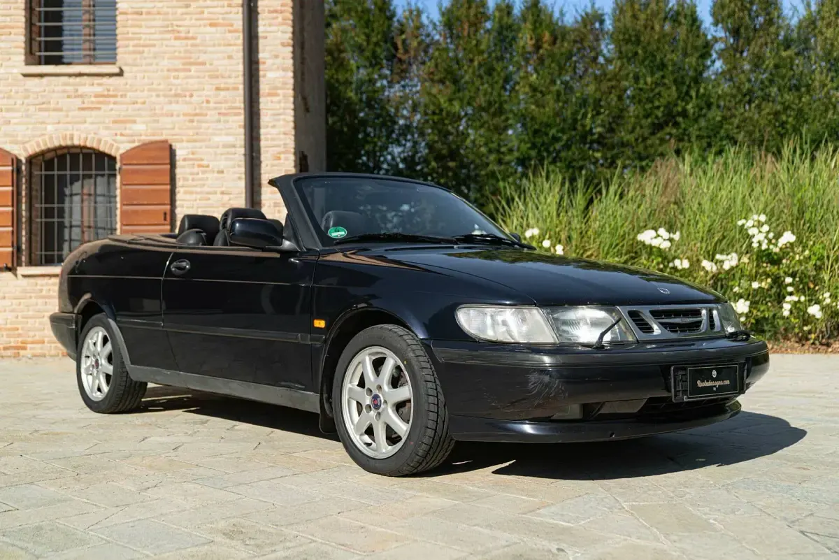 Usata Saab 900 Cabriolet 130 CV (95 kW) 1997 Blu Cabrio