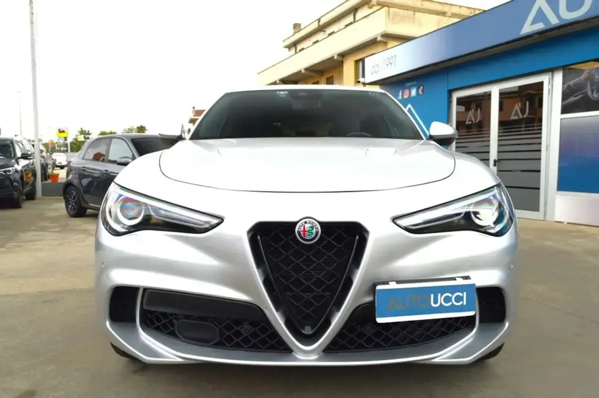 Usata Alfa Romeo Stelvio Quadrifoglio 510 CV (375 kW) 2021 Grigio silverstone SUV