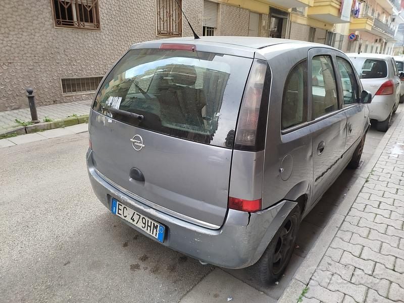 Usata Opel Meriva 90 CV (66 kW) 2010 Monovolume