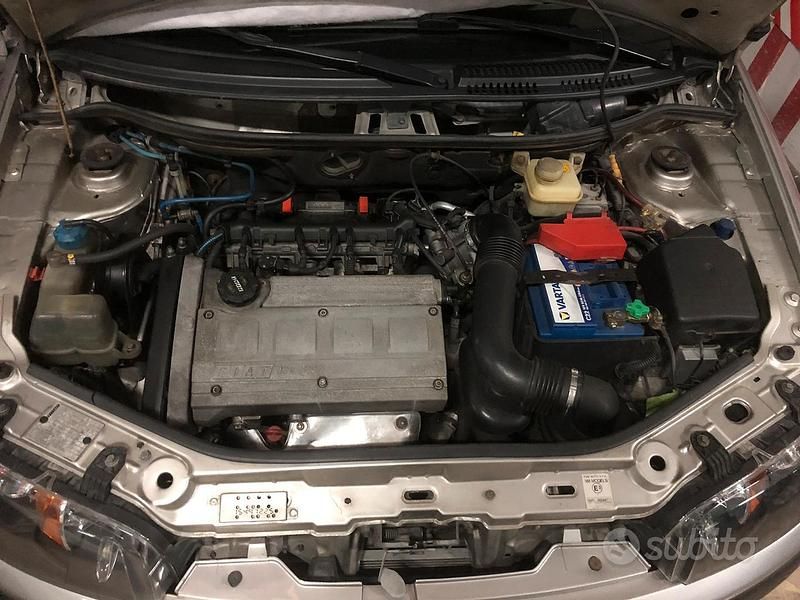 Usata Fiat Punto 131 CV (96 kW) 2000 Grigio Berlina