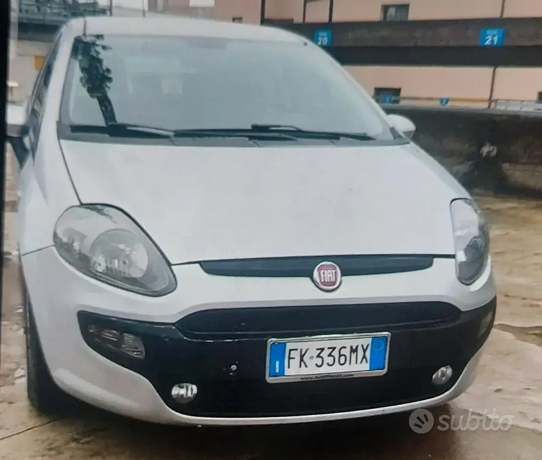 Usata Fiat Punto Lounge 77 CV (56 kW) 2017 Grigio Utilitaria