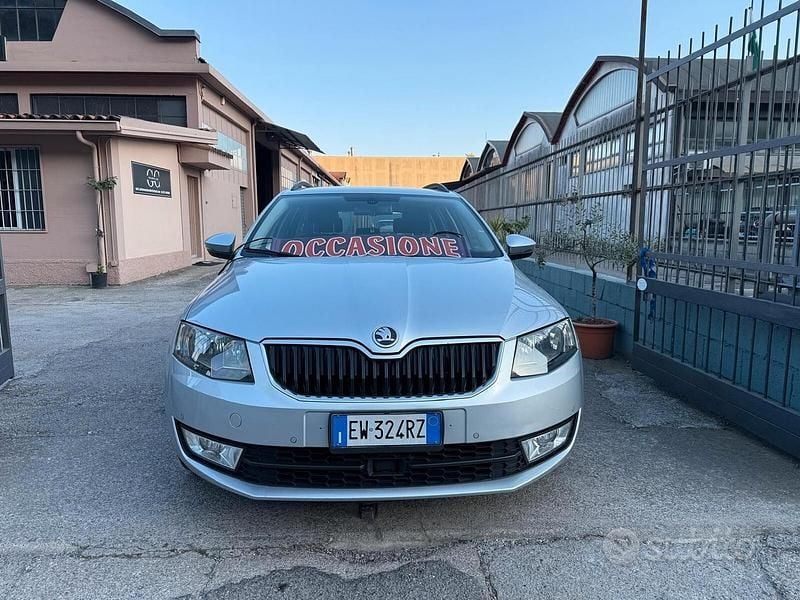 Usata Skoda Octavia Executive 104 CV (76 kW) 2014 Grigio Utilitaria