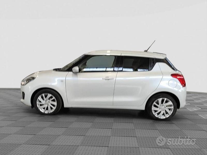 Usata Suzuki Swift 83 CV (61 kW) 2021 Bianco Utilitaria
