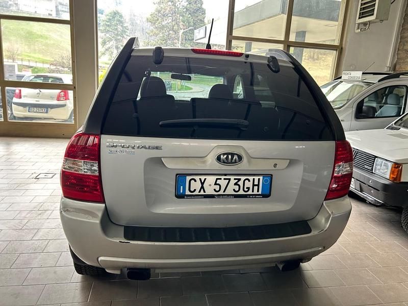 Usata Kia Sportage Active 112 CV (82 kW) 2005 Argento SUV