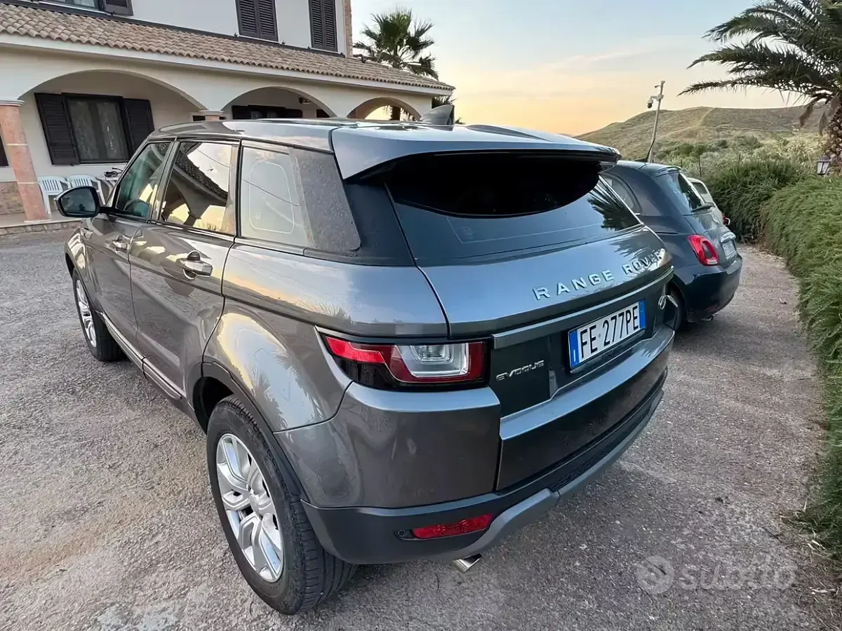 Usata Land Rover Range Rover evoque 180 CV (132 kW) 2017 Grigio Station wagon