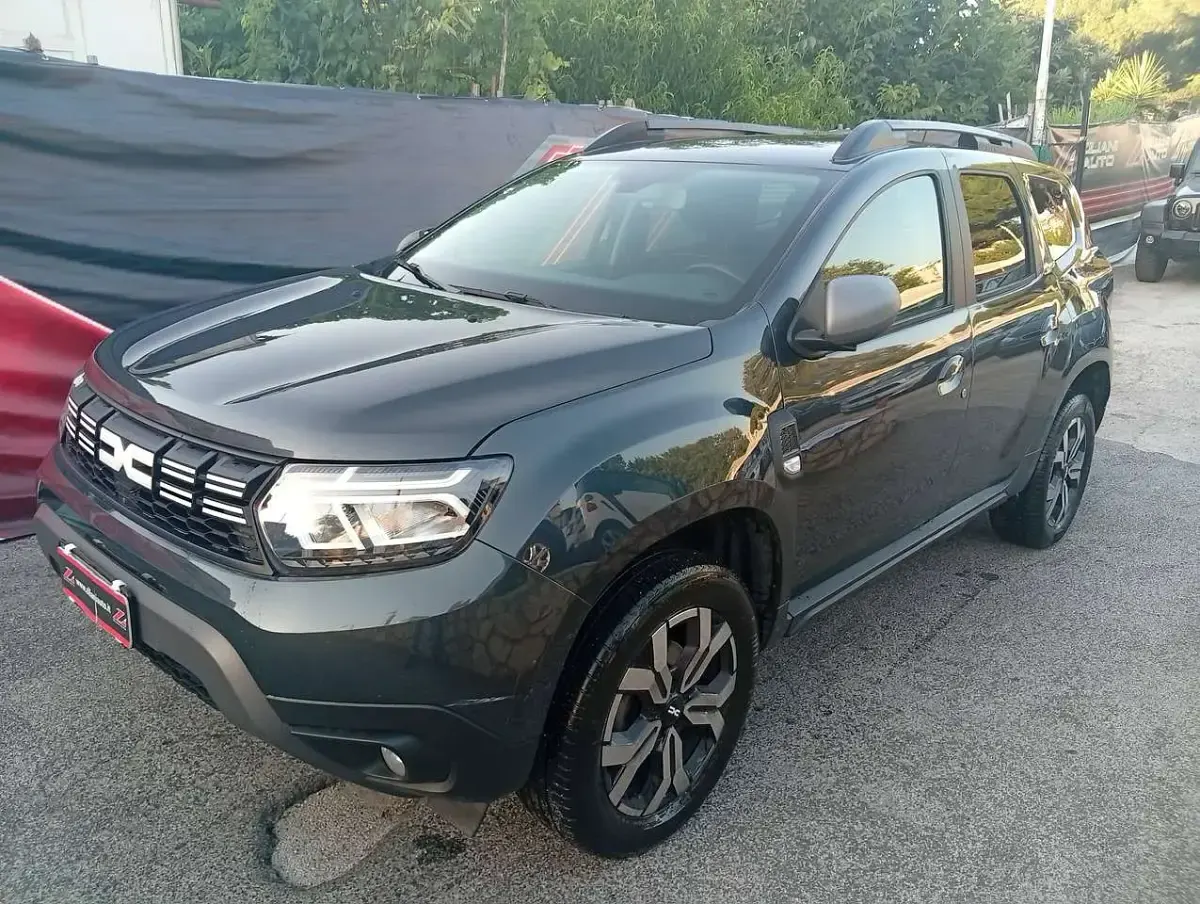Usata Dacia Duster 101 CV (74 kW) 2023 Grigio SUV