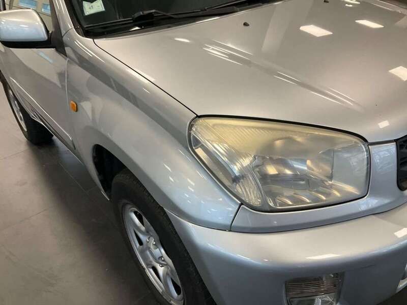 Usata Toyota RAV4 150 CV (110 kW) 2001 Argento SUV
