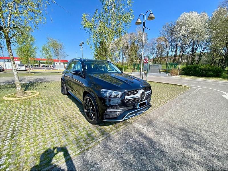 Nero Usata 2020 Mercedes GLE300 AMG Line Premium SUV | 52.000 € (Buon prezzo) - Immagine 1/4