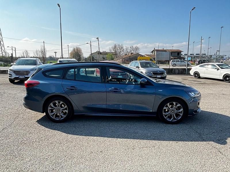 Usata Ford Focus ST-Line 125 CV (91 kW) 2023 Blu Station wagon