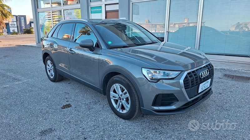 Grigio Usata 2022 Audi Q3 Business SUV | 26.500 € (Super prezzo) - Immagine 1/4