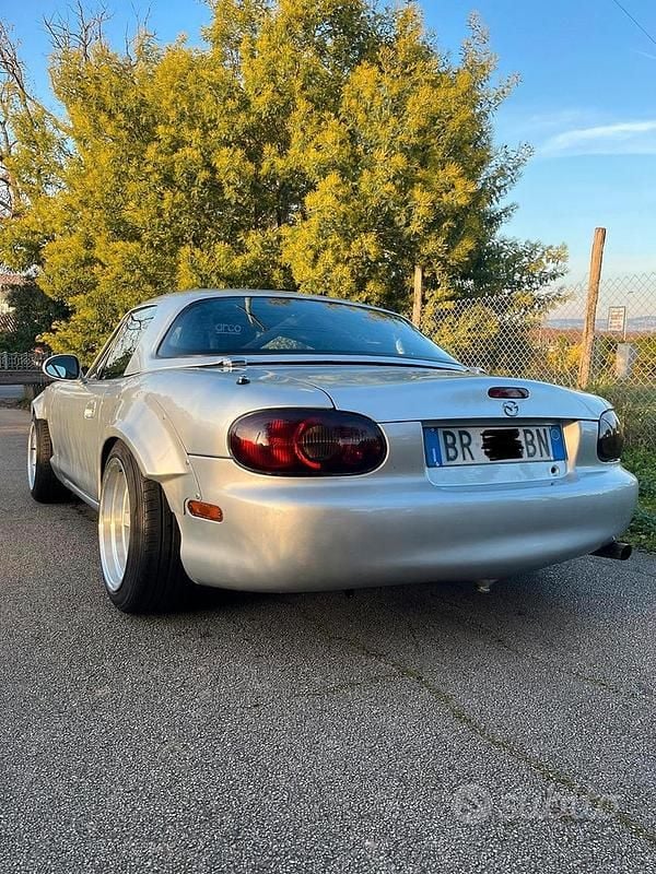 Grigio Usata 2002 Mazda MX5 Cabrio | 11.000 € (Super prezzo) - Immagine 1/4