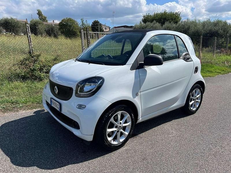 Usata Smart ForTwo Electric Drive 41 kW (56 CV) 2018 Bianco Utilitaria