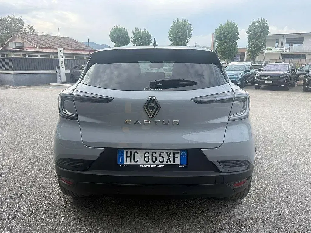 Nouă Renault Captur Techno 122 CP (89 kW) 2026 Gri SUV