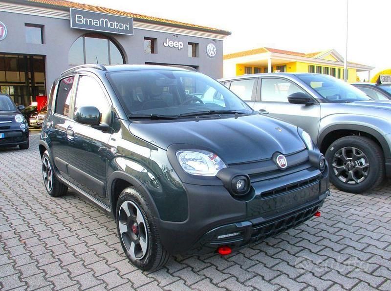 Usata Fiat Panda Cross Cross 70 CV (51 kW) 2024 Verde Utilitaria