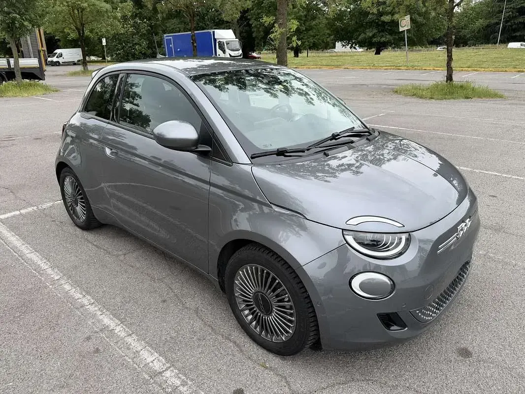Begagnad Fiat 500e Icon 42 kW (58 HK) 2021 Grå Halvkombi