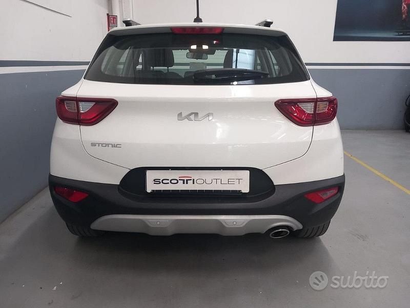 Usata Kia Stonic Urban 101 CV (74 kW) 2022 Bianco SUV