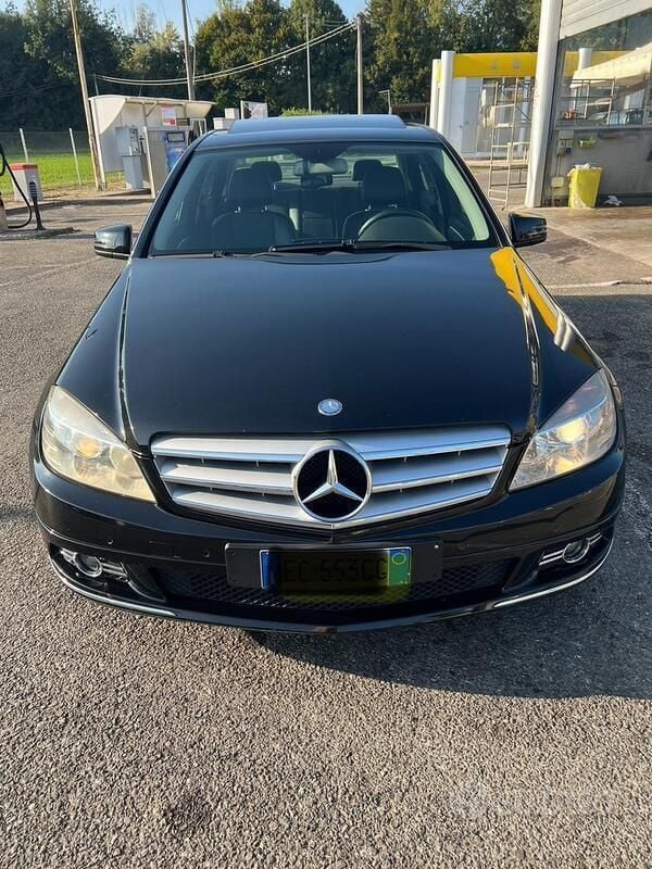 Nero Usata 2010 Mercedes C180 Tre volumi | 8000 € - Immagine 1/4