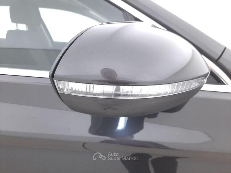 Usata VW Passat 150 CV (110 kW) 2022 Gray Station wagon