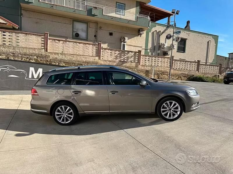 Usata VW Passat Highline 170 CV (125 kW) 2011 Grigio Station wagon