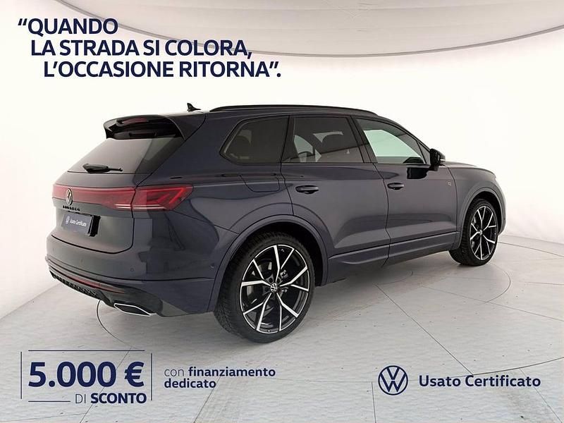Nuova VW Touareg R-line 231 CV (169 kW) 2026 Meloe blue crystal perlato SUV