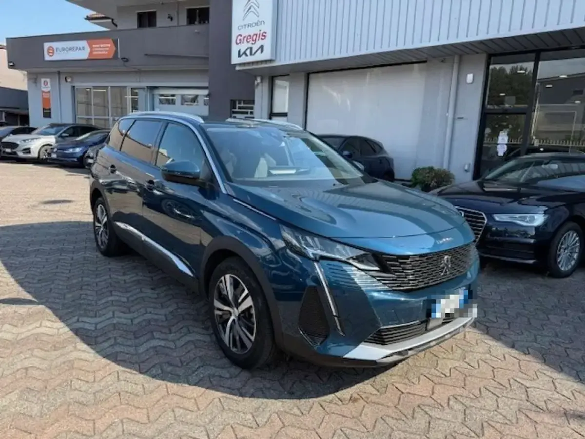 Usata Peugeot 5008 Allure 131 CV (96 kW) 2021 Celeste SUV