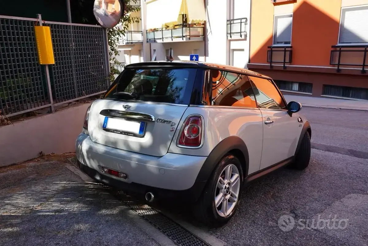 Usata Mini Cooper D 116 CV (85 kW) 2013 Grigio Utilitaria