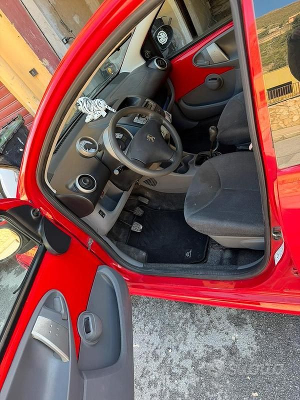 Occasion Peugeot 107 68 ch (50 kW) 2006 Rouge Citadine