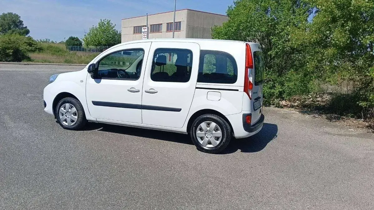 Usata Renault Kangoo Life 95 CV (69 kW) 2020 Bianco Monovolume