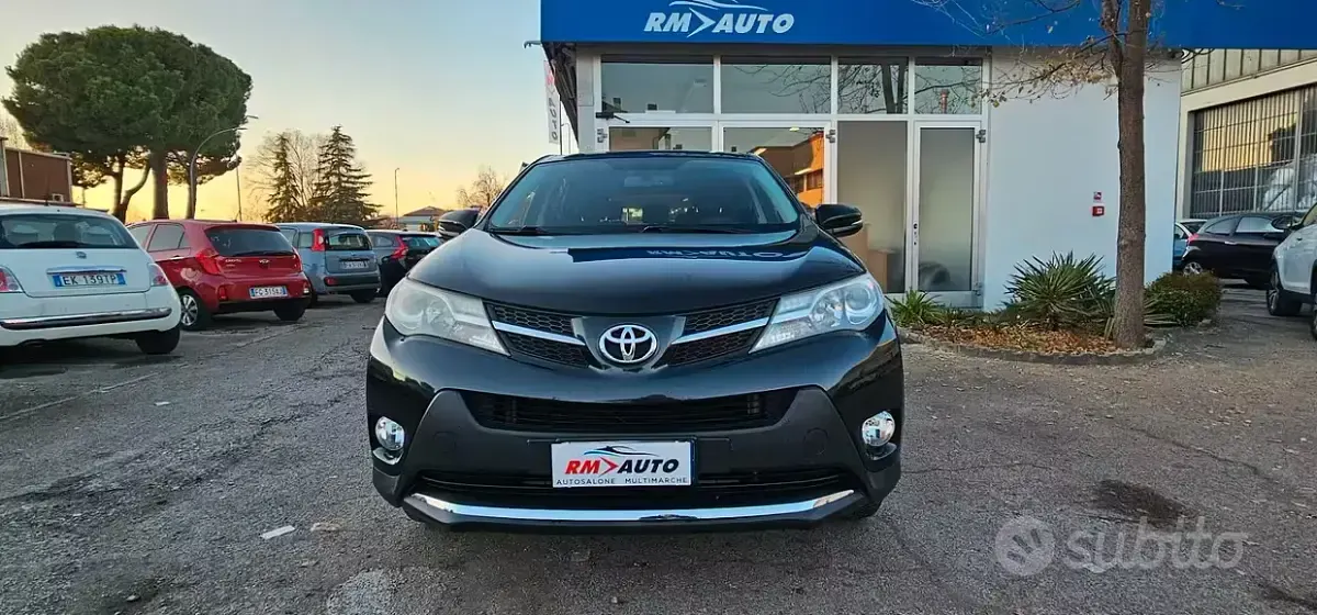 Usata Toyota RAV4 125 CV (91 kW) 2015 Nero SUV