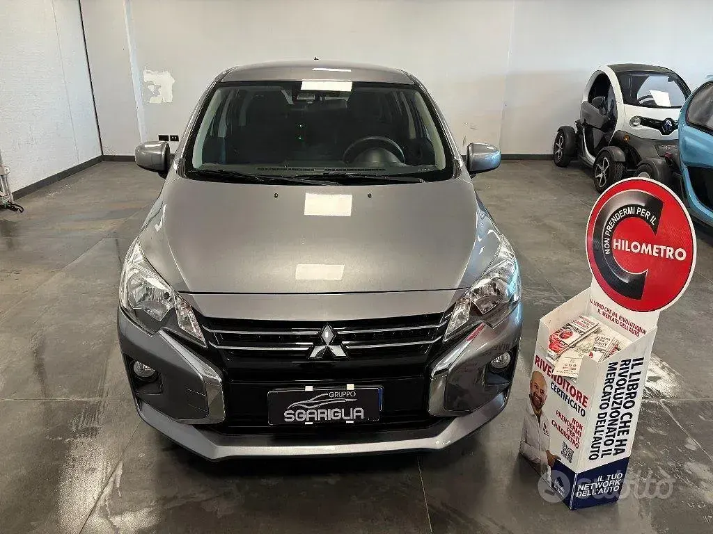 Usata Mitsubishi Space Star Intense 71 CV (52 kW) 2023 Grigio scuro Utilitaria