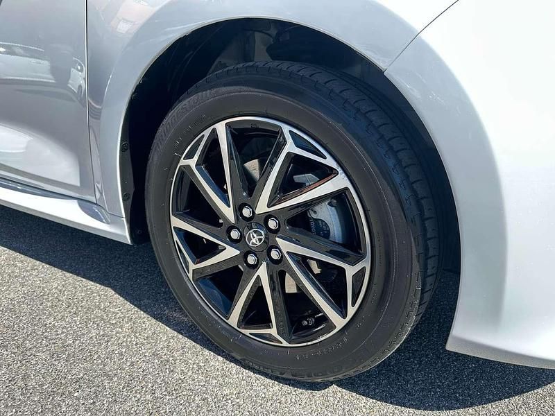 Usata Toyota Yaris Hybrid Lounge 116 CV (85 kW) 2022 Bianco Berlina