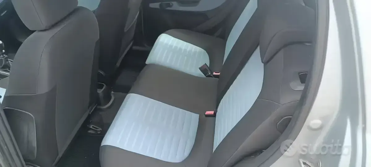Usata Fiat Grande Punto Dynamic 90 CV (66 kW) 2006 Grigio Utilitaria