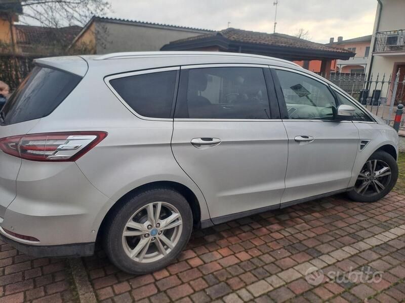 Usata Ford S-MAX S 2016 Grigio Monovolume
