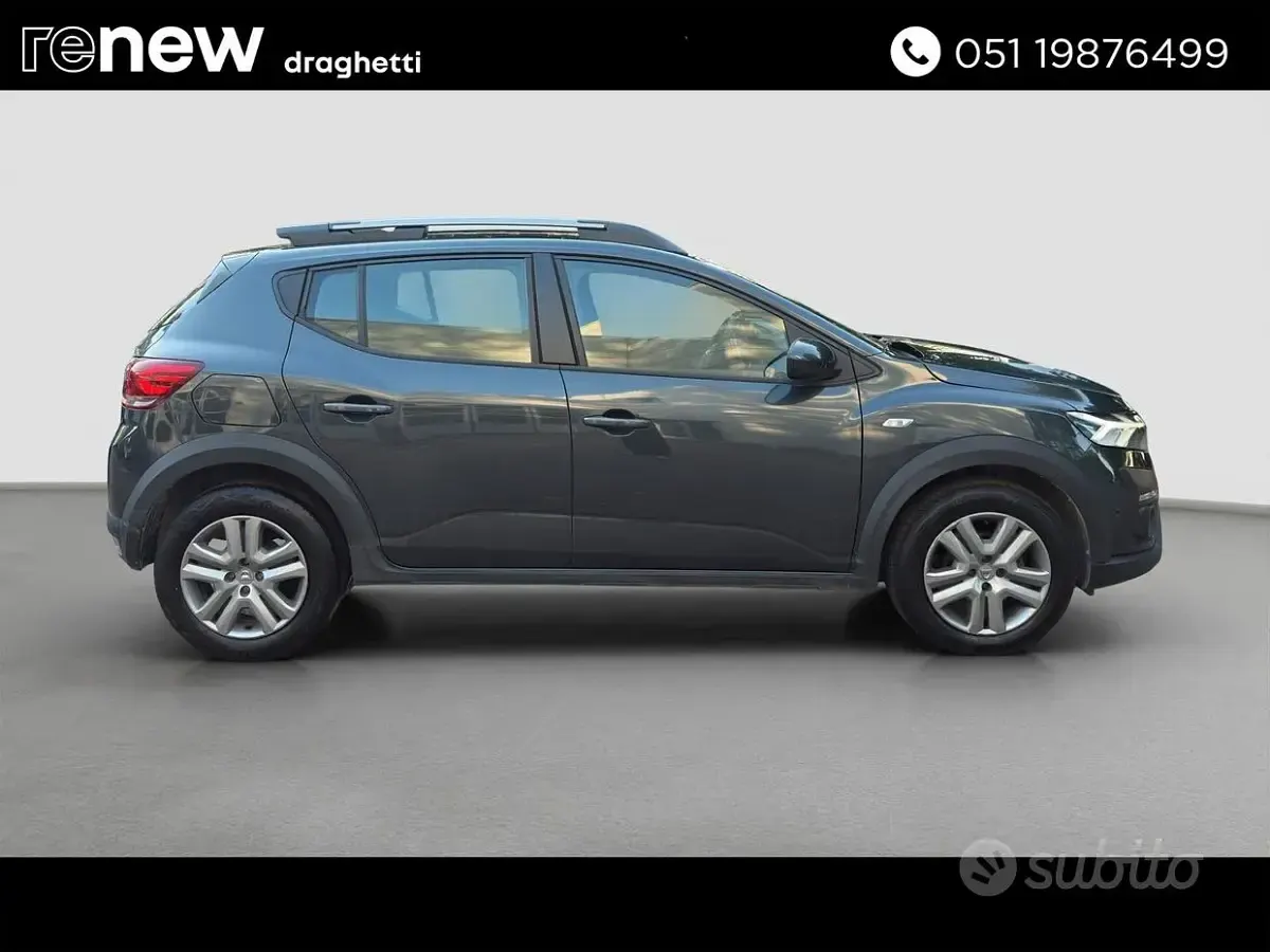 Usata Dacia Sandero Comfort 91 CV (66 kW) 2022 Gray Berlina