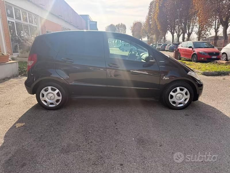 Usado Mercedes A160 Elegance 95 CV (69 kW) 2011 Negro Berlina