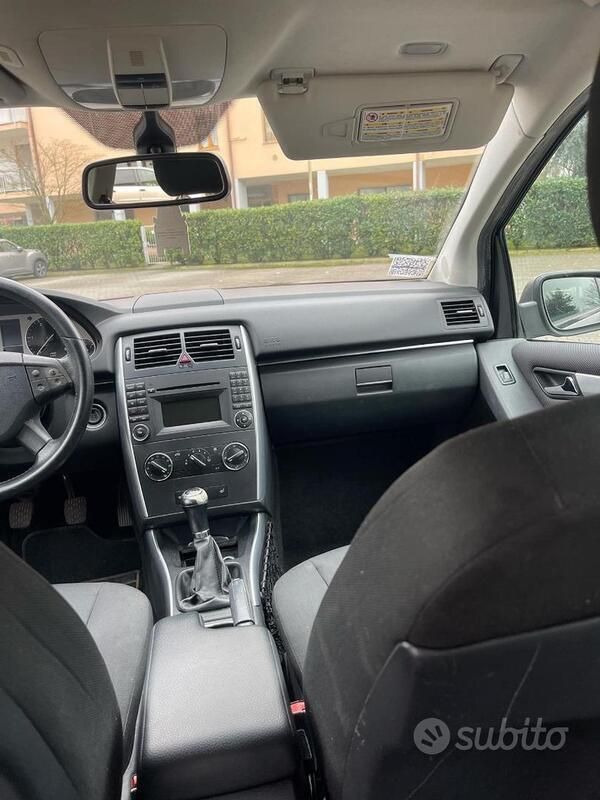 Usata Mercedes B180 116 CV (85 kW) 2011 Monovolume