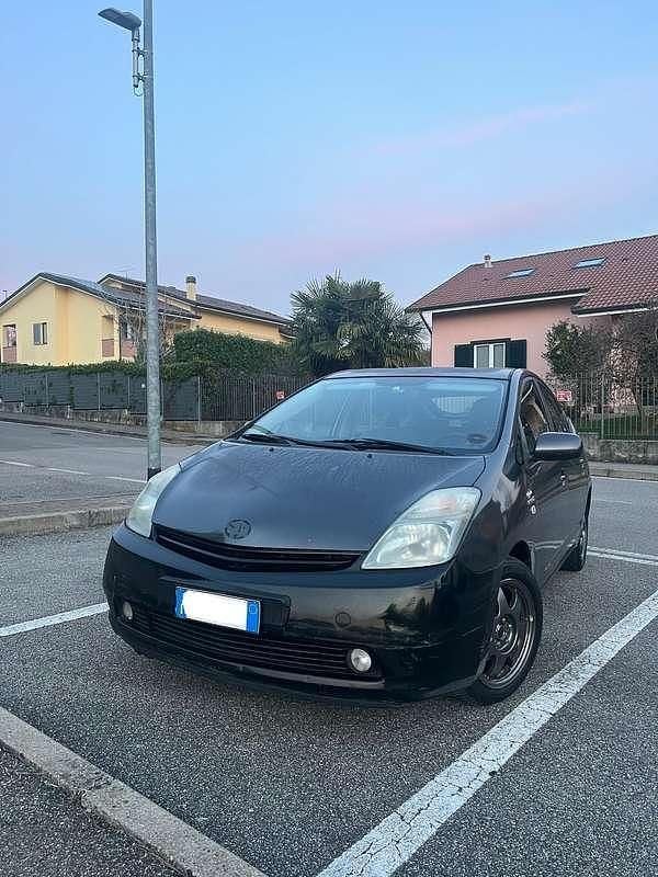 Usata 2007 Toyota Prius Tre volumi | 5800 € - Immagine 1/4
