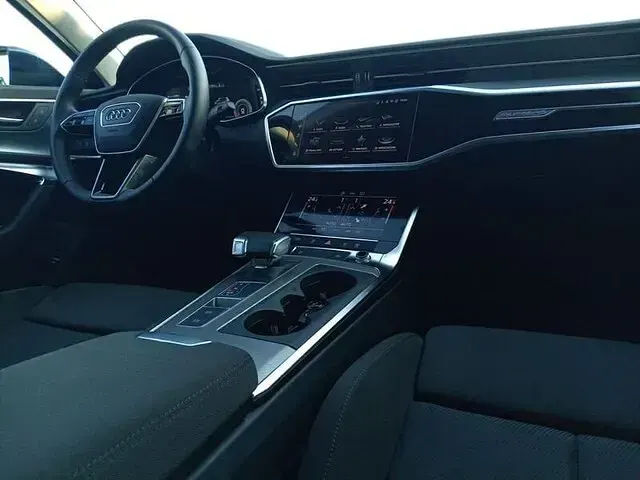 Usata Audi A6 S-Line 204 CV (150 kW) 2024 Blu/azzurro Berlina