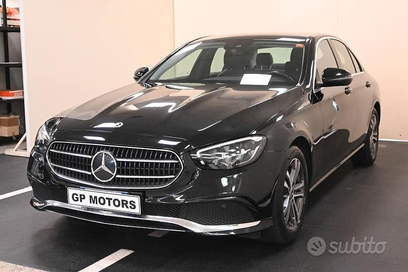 Usata Mercedes E220 194 CV (142 kW) 2021 Nero Berlina