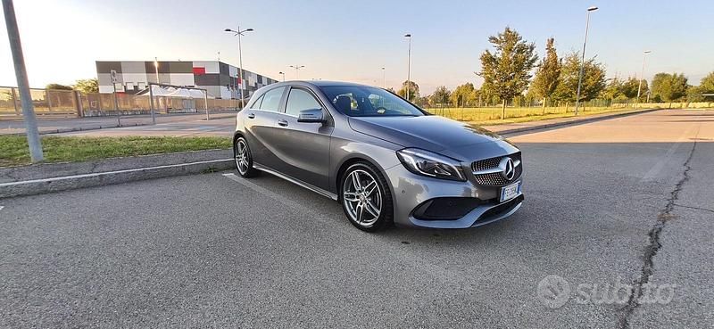 Grigio Usata 2016 Mercedes A180 Premium Tre volumi | 18.500 € (Molto cara) - Immagine 1/4