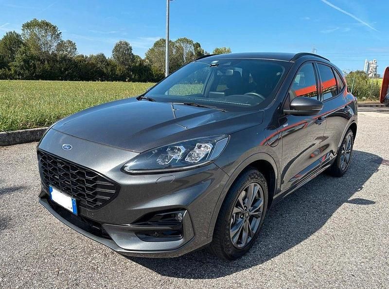 Grigio Usata 2020 Ford Kuga SUV | 18.000 € (Ottimo prezzo) - Immagine 1/4