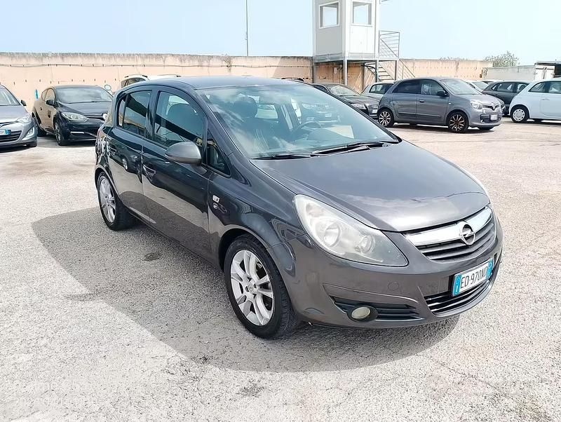 Usata Opel Corsa 80 CV (58 kW) 2010 Grigio Utilitaria