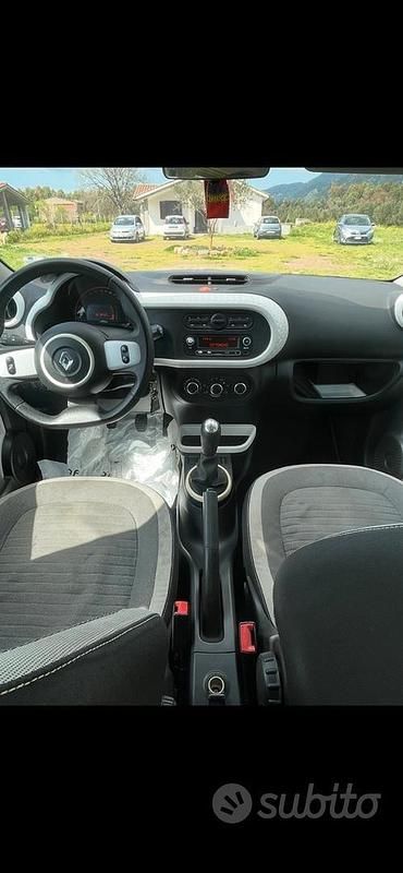 Usata Renault Twingo SE 69 CV (50 kW) 2015 Giallo Utilitaria