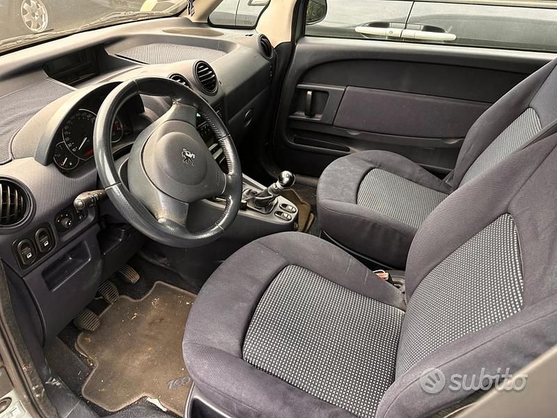 Usata Peugeot 1007 88 CV (64 kW) 2005 Grigio Monovolume