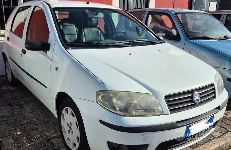 Usata Fiat Punto Active 70 CV (51 kW) 2005 Bianco Utilitaria