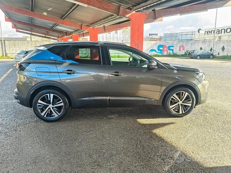 Usata Peugeot 3008 131 CV (96 kW) 2018 SUV