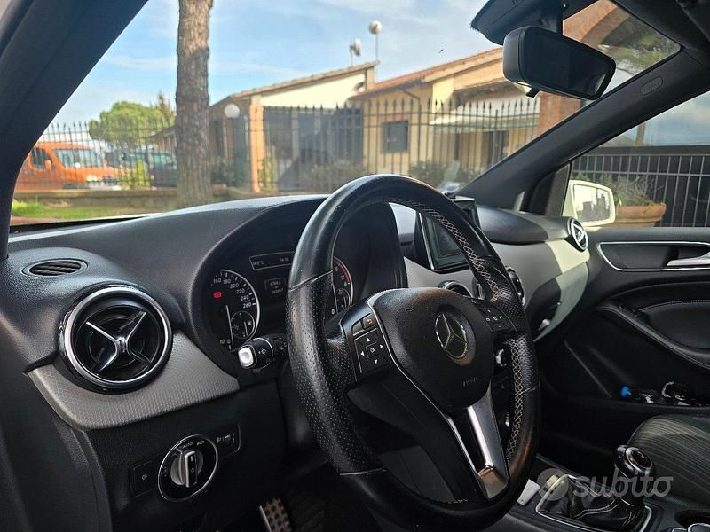 Usata Mercedes B180 2013 Bianco Utilitaria