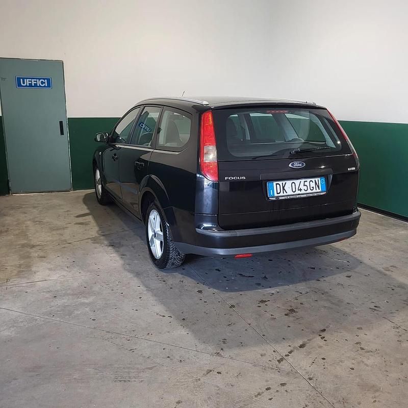 Usata Ford Focus S 116 CV (85 kW) 2007 Nero Station wagon