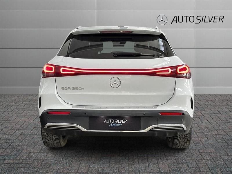 Usata Mercedes EQA250+ Premium 94 kW (129 CV) 2023 Bianco / pastello SUV